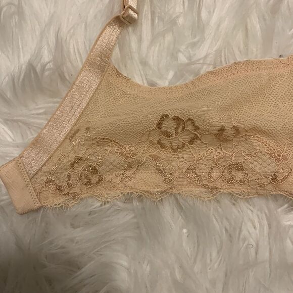Ambrielle lightly lined full figure 38D bra.  New with tags & blush/cream color - Picture 7 of 7
